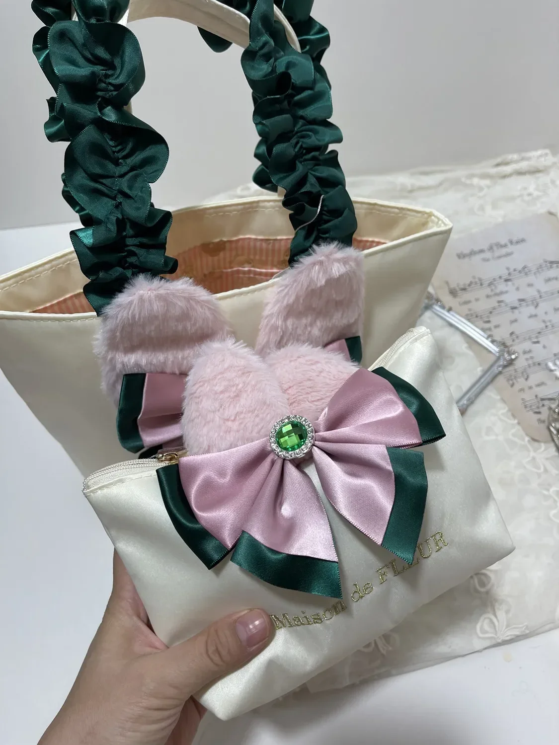 Bolsa de cosméticos de maquillaje japonesa para mujer, bolsa de mano plisada con lazo de diamantes de imitación, portátil, a la moda