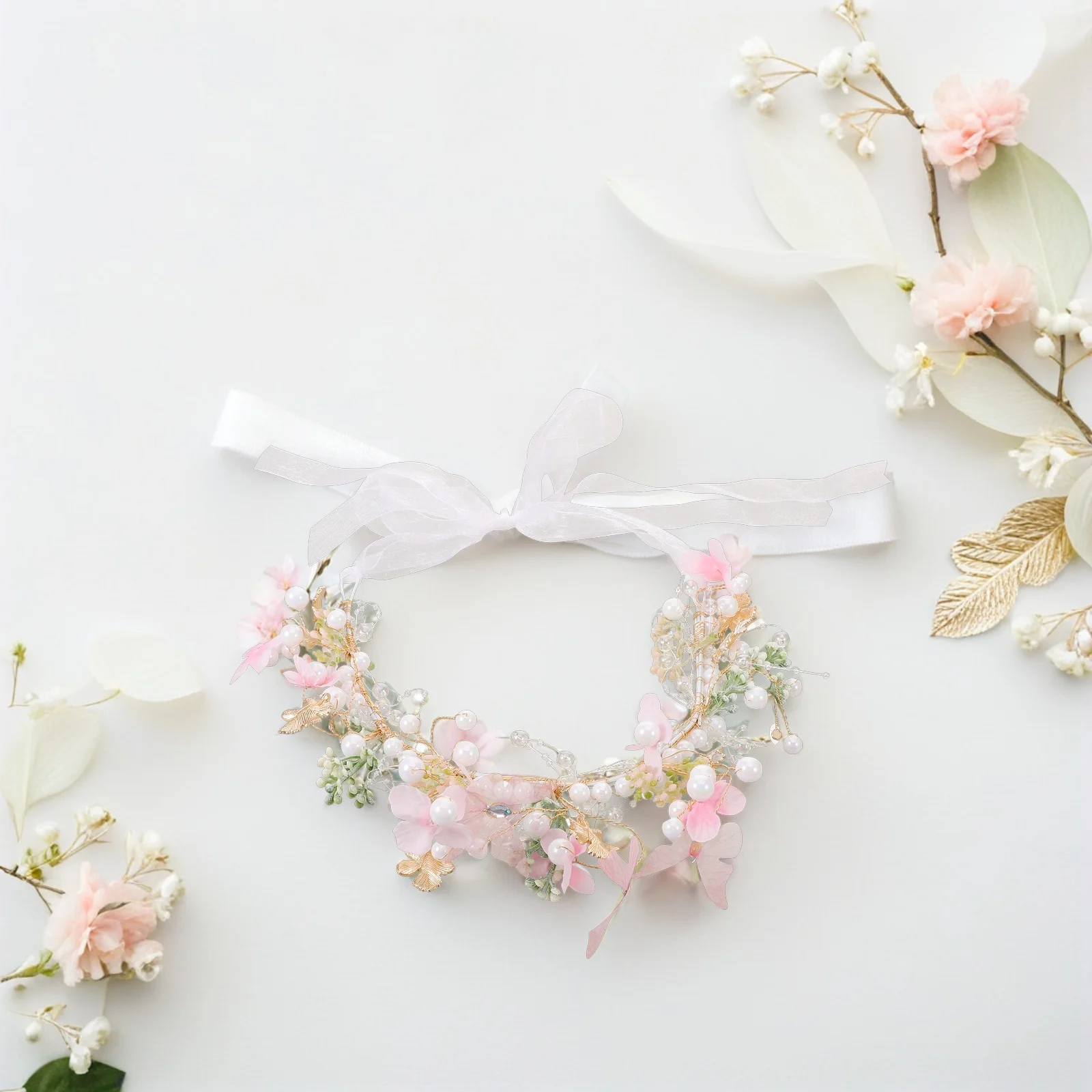 عصابة رأس أنيقة لحفلات الزفاف مقلدة على شكل فراشة لؤلؤية وزهور إكسسوار شعر مريح وقابل للتعديل مناسب للمناسبات الخاصة