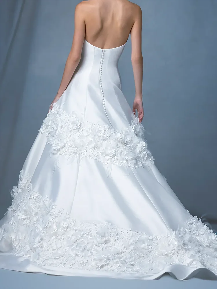 Klassische trägerlose Satin-Applikationen, abgestufte, ärmellose A-Linie-Brauthochzeitskleider, individuelle Brautkleider