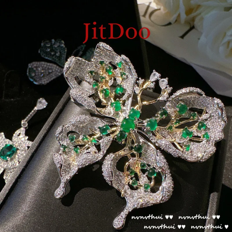 

JitDoo Elegant Temperament Brooch Pins For Women Shiny emerald Butterfly Corsage Fashion Wedding Party Jewelry Best Gift