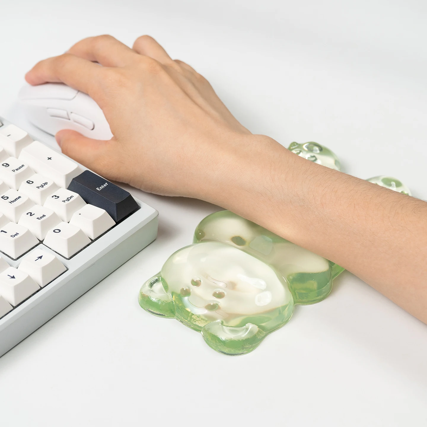 

Ergonomic Silicone Gel Mouse Wrist Rest Clear Blue Cute Bear Mouse Wrist Rest Support for Office Computer Laptop