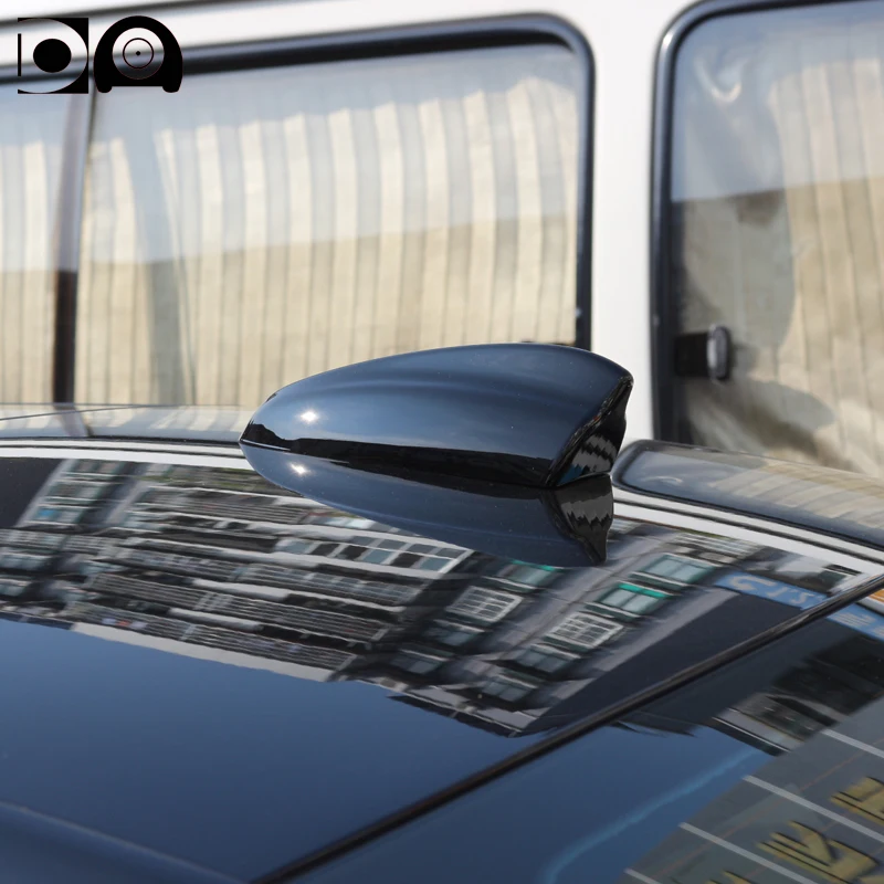 Universelle Super-Haifischflossen-Antenne Spezielle Autoradio-Antennen Klavierlack-Stärkebeschichtung Stärkeres Signal FM AM Geeignet für die Meisten Automodelle – Detail 23