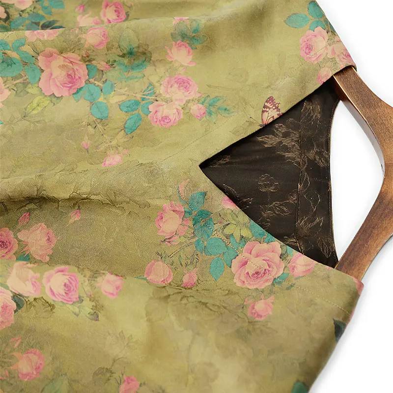 2025 Damenmode Herbst Neues Trägerkleid aus 100 % natürlicher Maulbeerseide, duftendes Wolkengarn, transparentes Gold, doppelseitiges Kleid mit V-Ausschnitt