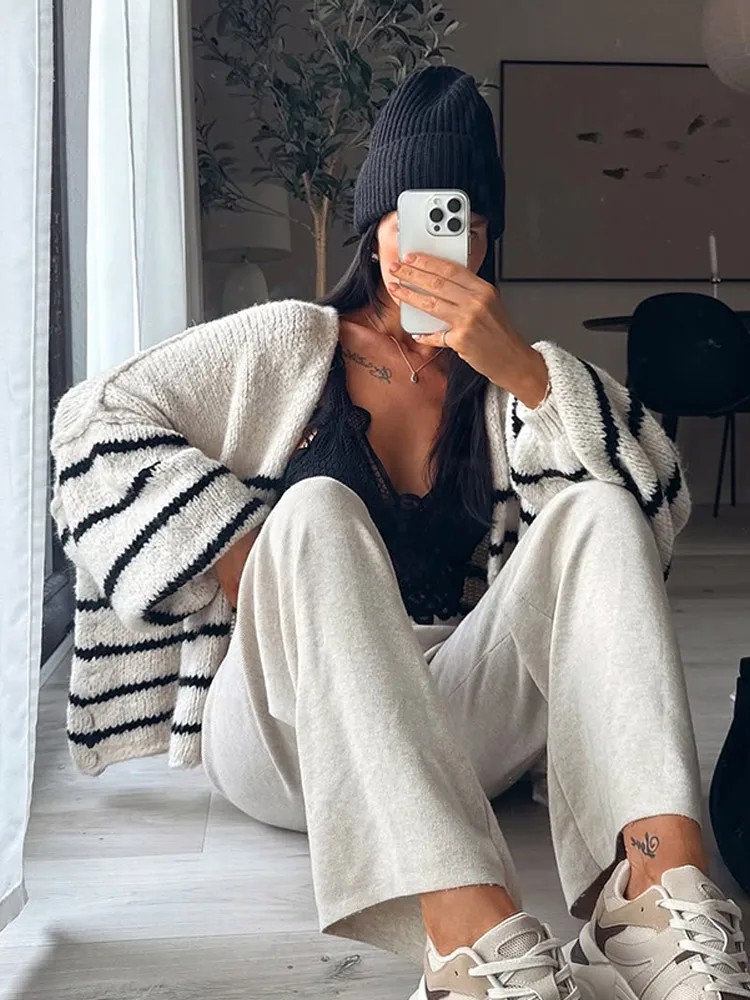 Fashion Stripe Women Knitted Cardigan Elegant V-neck Long Sleeve Loose Sweater 2025 Autumn Winter Lady Commuter Knitwear