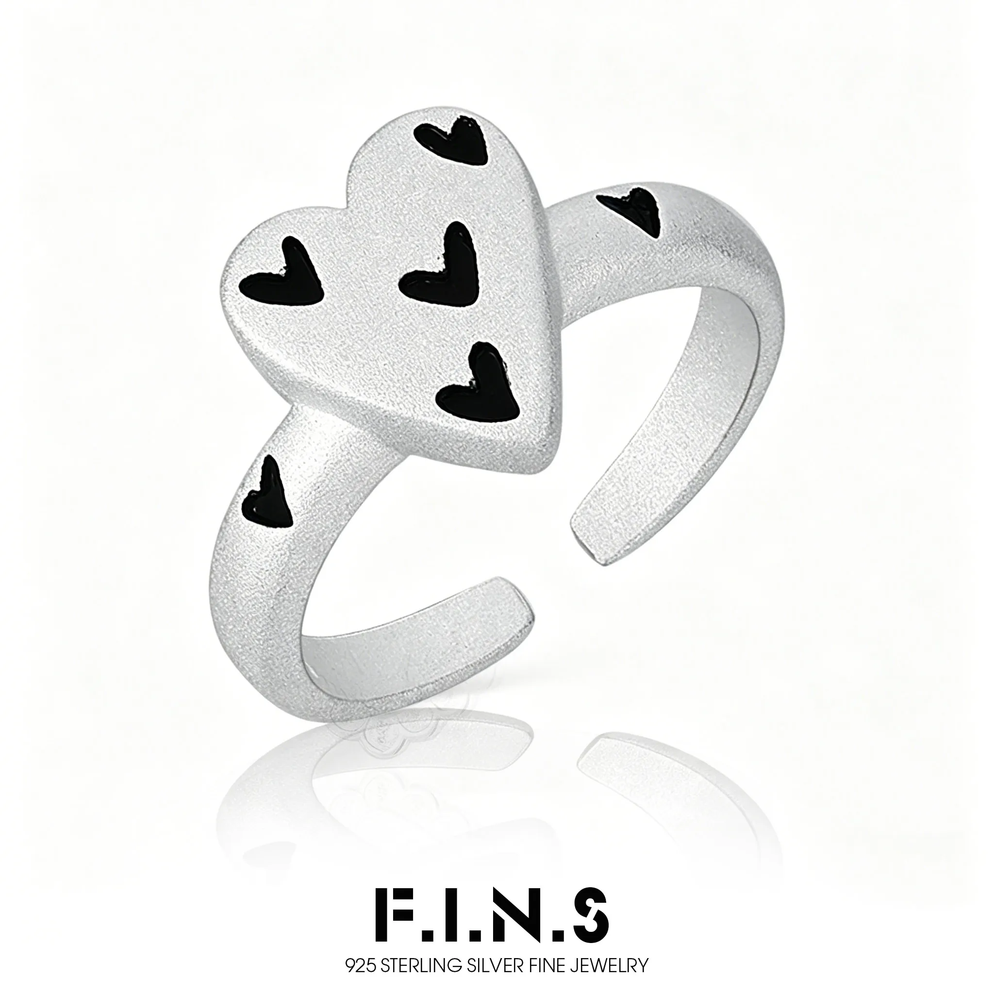 

F.I.N.S Original Heart-Shaped Black Enamel Ring for Women S925 Sterling Silver Minimalist Brushed Heart Open Finger Fine Jewelry