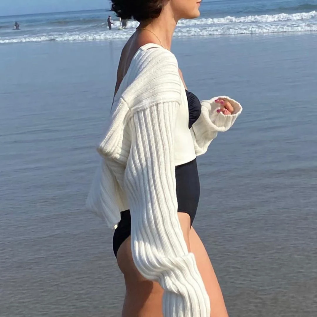 Top feminino de malha com manga cortada e detalhes canelados, gola xale grande, moda outono inverno