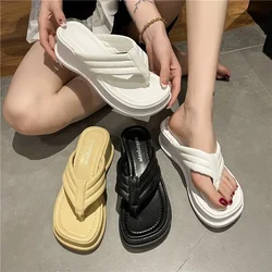 2023 New Muffin Platform Platform Flip-flops with Clip-on Toes Women Wear Square Toe Sandals French Flip-flops