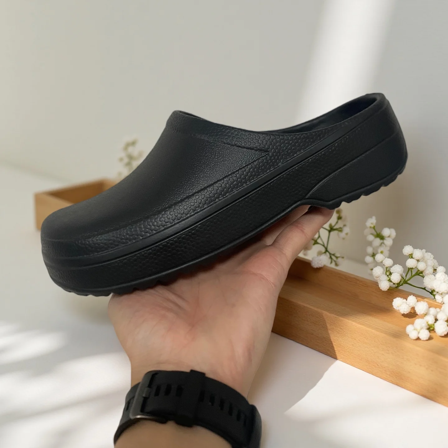Unisex Eva Garden Slippers, Comfortable Flat Slippers with Insoles, Suitable for Kitchen, Hospital, and Daily Use view 3