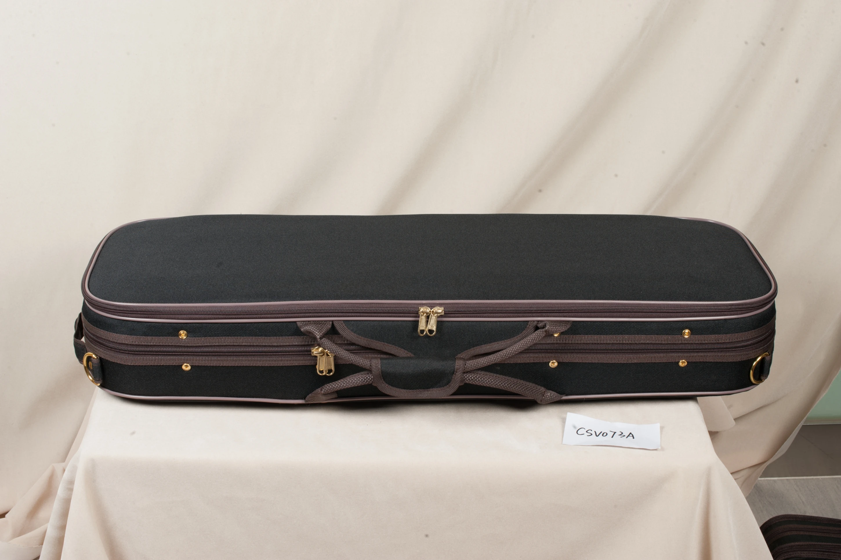 CSV073A Oblong Deluxe Foamed Carbon Fiber 4/4 Violin Hard Case with Silk Interior