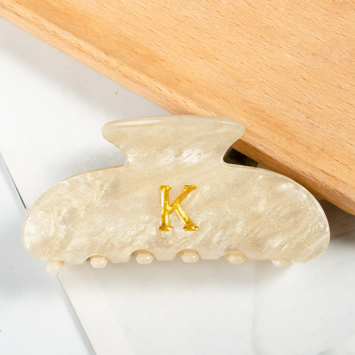 1 Stück goldene Kopfbedeckung mit englischen Buchstaben, Goldpulver-Clip, neue Haarspange, kreative Haarspange mit Buchstaben – Detail 8