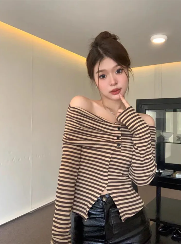 قميص نسائي محبوك بأكمام قصيرة وتصميم ضيق، بلوزة عصرية مخططة بكتف واحد وأكمام طويلة للخريف #5