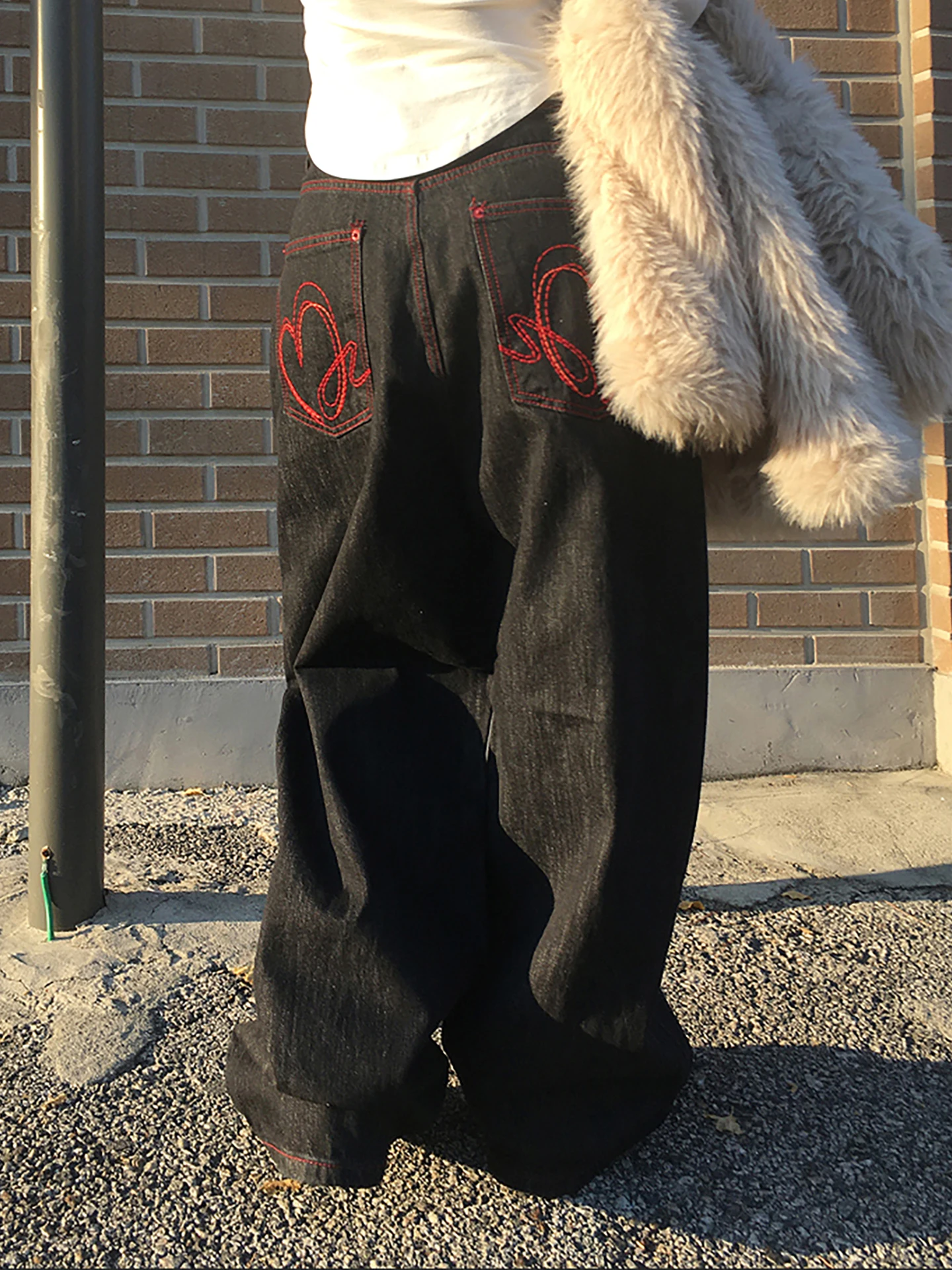 

Свободные длинные брюки с высокой талией, широкие джинсы с вышивкой в виде красного сердца, женские повседневные джинсы Four Seasons, универсальные джинсовые брюки