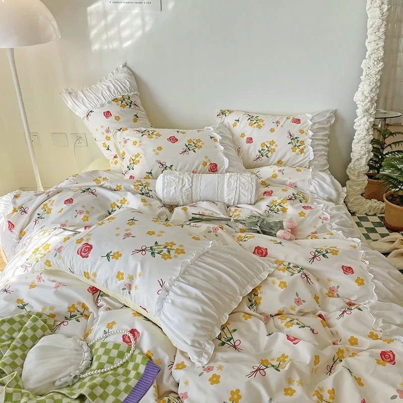 

Luxury Romantic Flower Bedding Set With Ruffles and Lace for Princess Girls and Women King Size Bed Duvet Sets Full Sheets Quilt