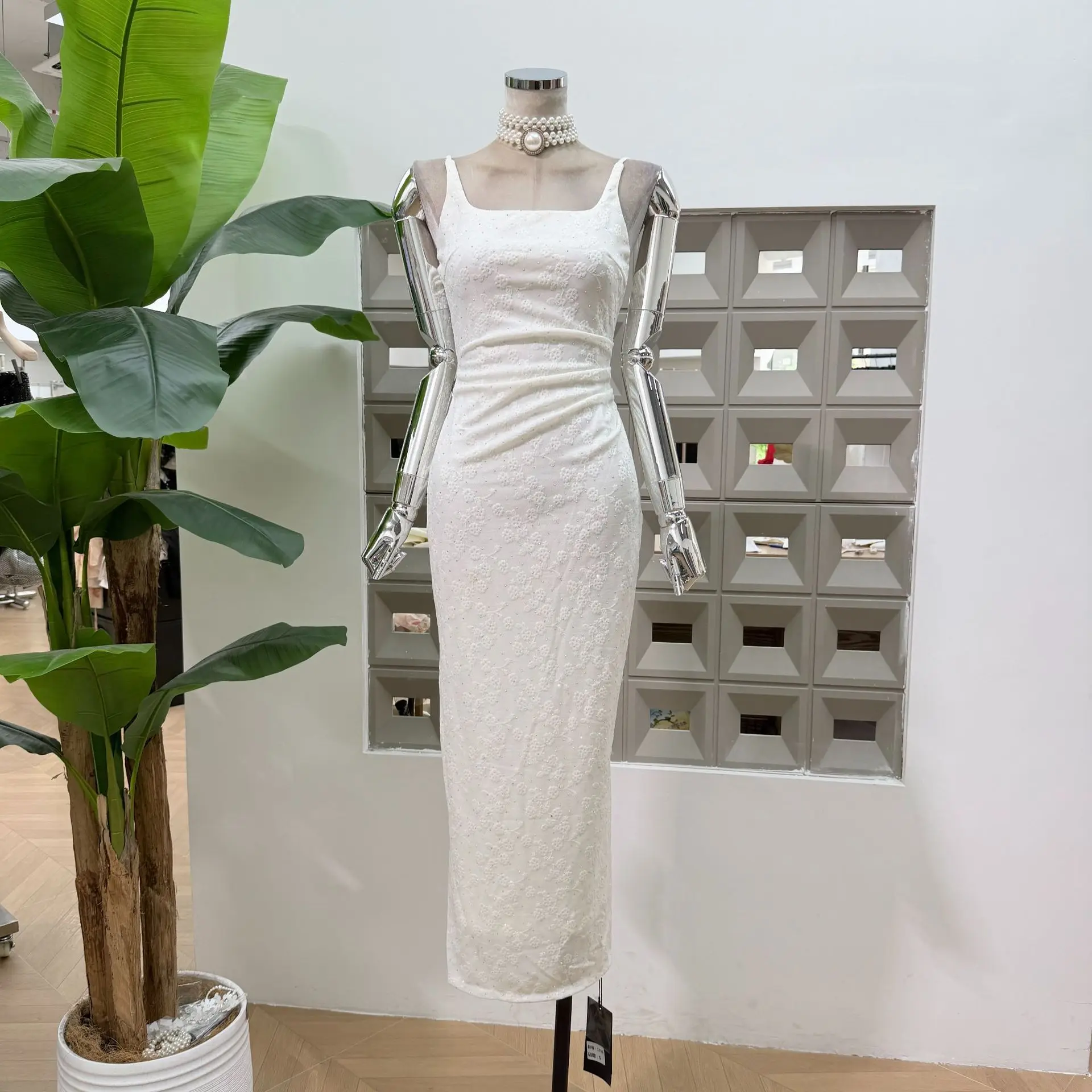 Sommerliches, neues, sexy figurbetontes Midikleid mit eckigem Ausschnitt und Strass, ärmellos, für Hochzeiten, Partys, Cocktailpartys, elegante Kleider für Damen, Vestidos