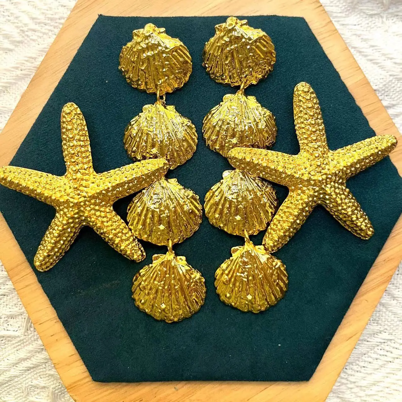 

Zvoijio Summer New Golden Starfish Earrings for Woman Holiday Jewelry Accessories