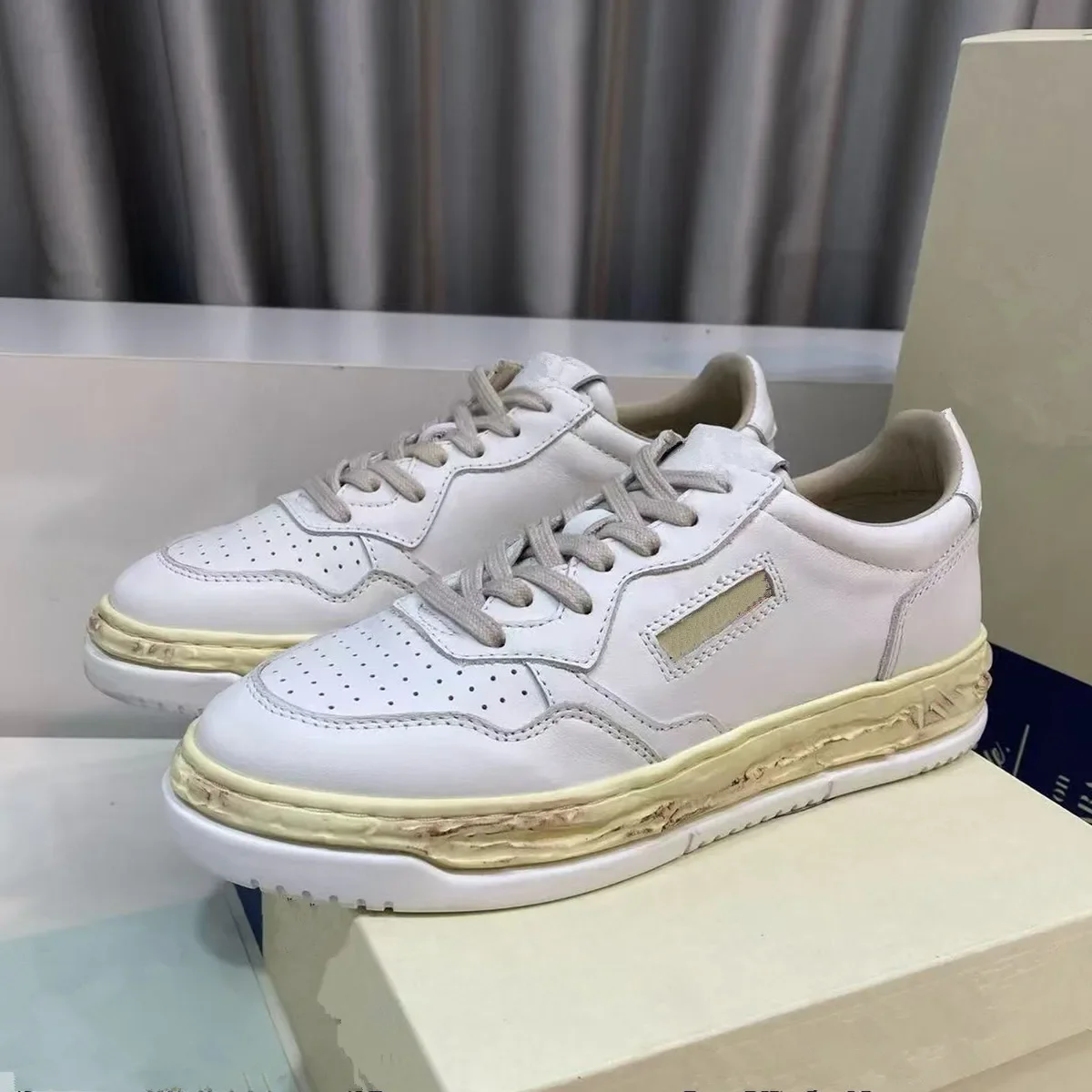 Men's shoes white genuine leather British style white shoes men's top layer cowhide breathable casual board shoes simple