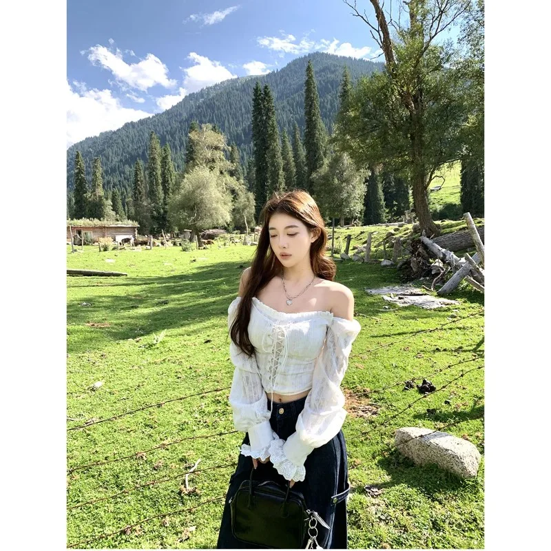 Thousand Gold Wind Exquisite Butterfly Dark Pattern Embroidered Lace White Shirt Women's Early Autumn Unique Temperament Top