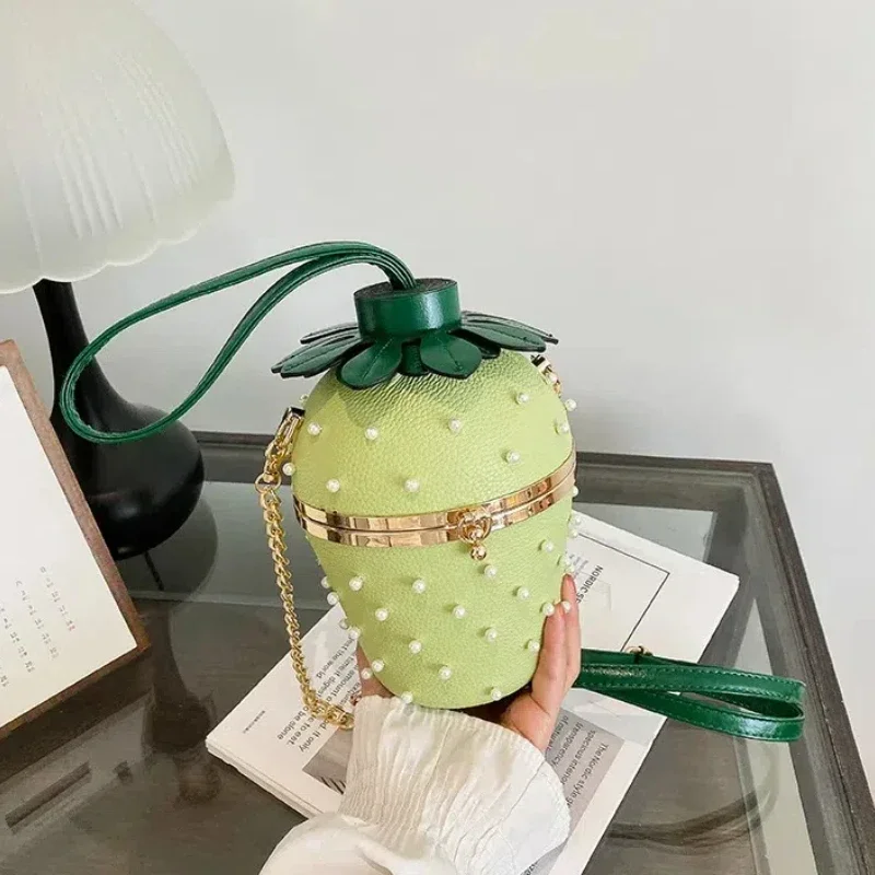 

Fashionable Evening Bags for Women 2025 Trend Rivet Pearl Cute Handbag Small Bucket Crossbody Bag Party Strawberry Shoulder Bag