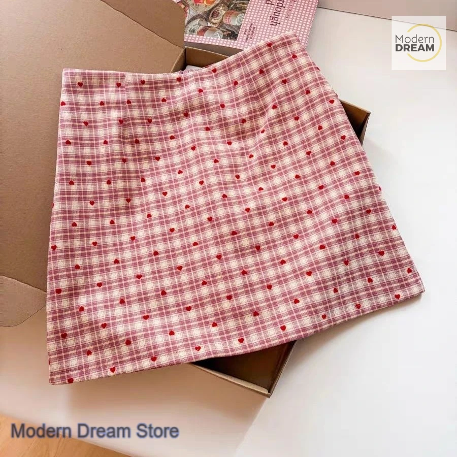 Korean sweet college style heart-shaped embroidered skirt female high waist slim short skirt small temperament fashion to wear.