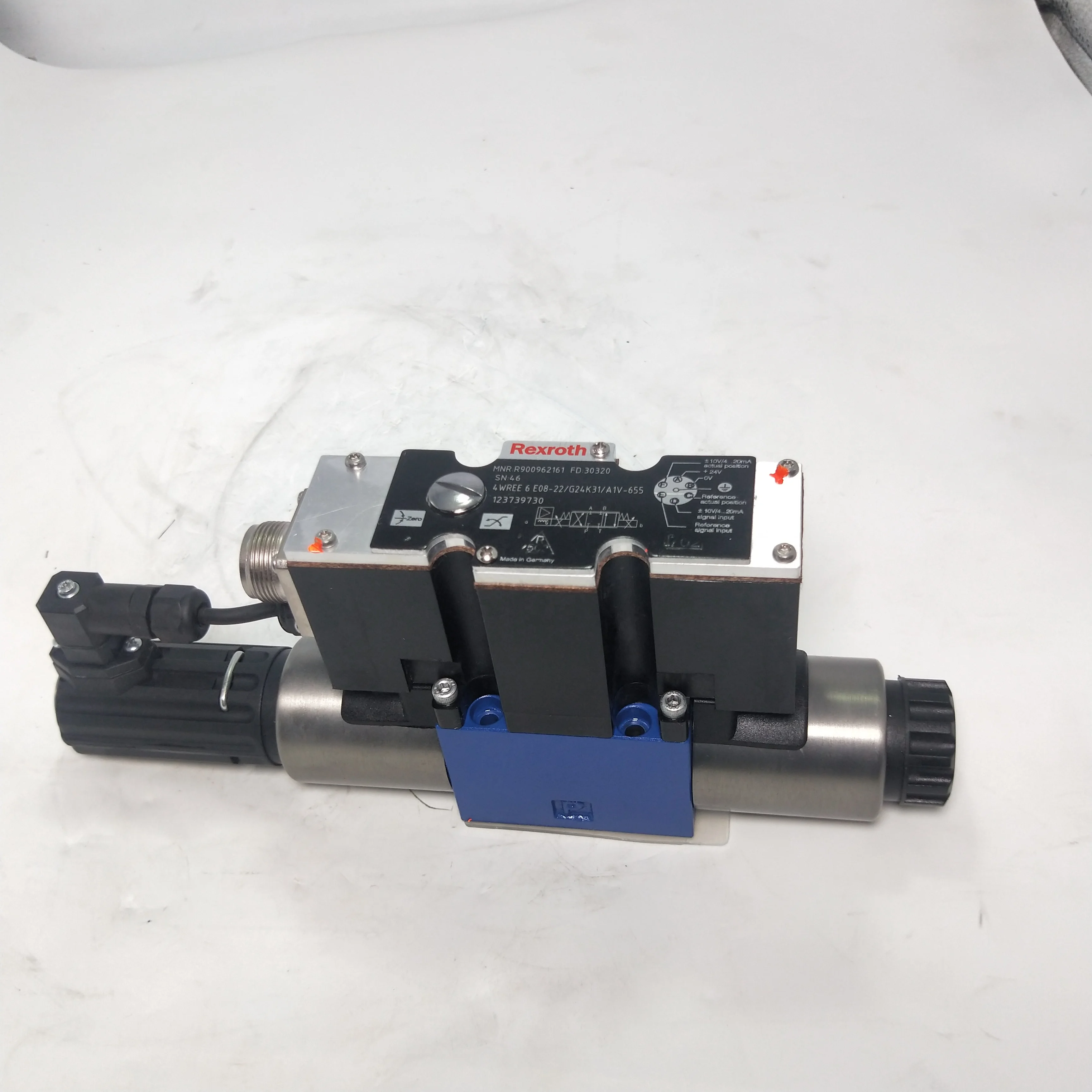 hydraulic valve 4WRE 4WREE 4WREE6E 4WREE6E08 4WREE6E08-22G24K31A1V-655 proportional directional control valve