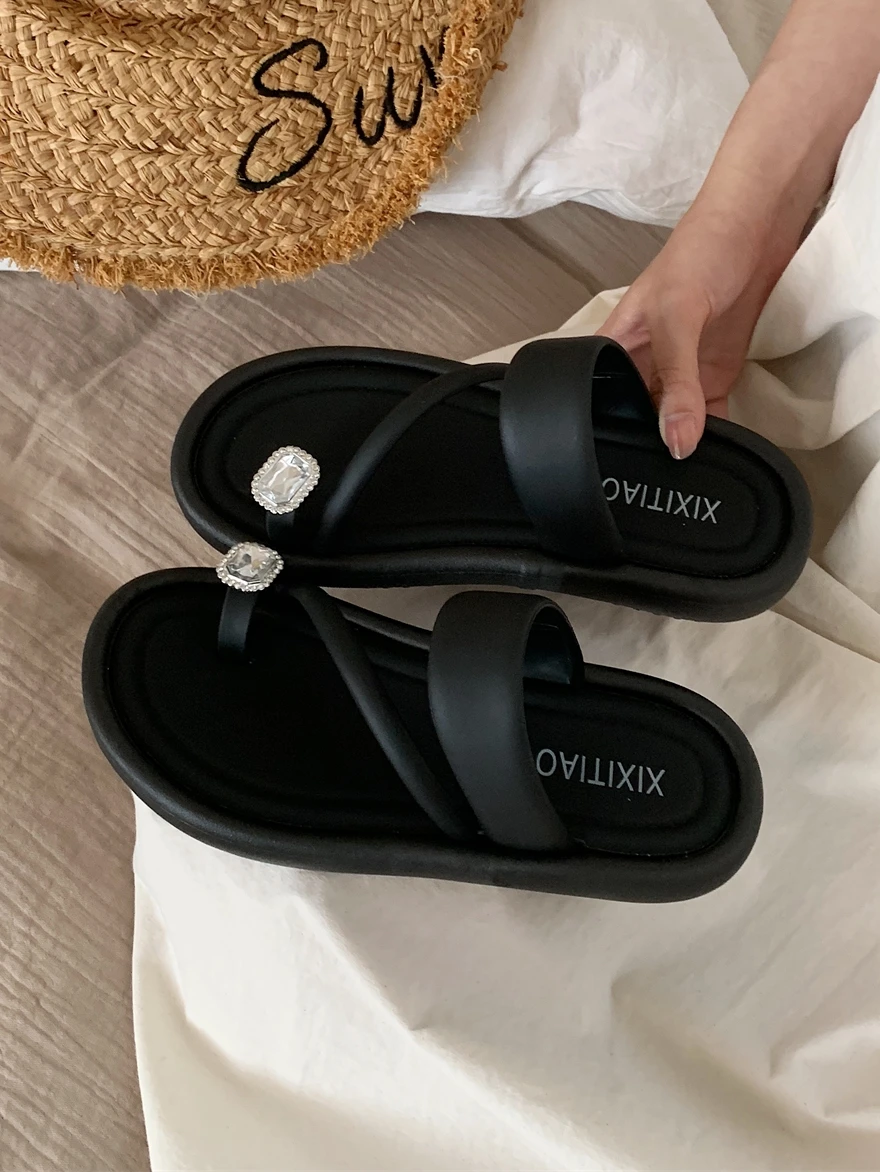 Рисунок 3 - Женские летние тапки с плоской подошвой