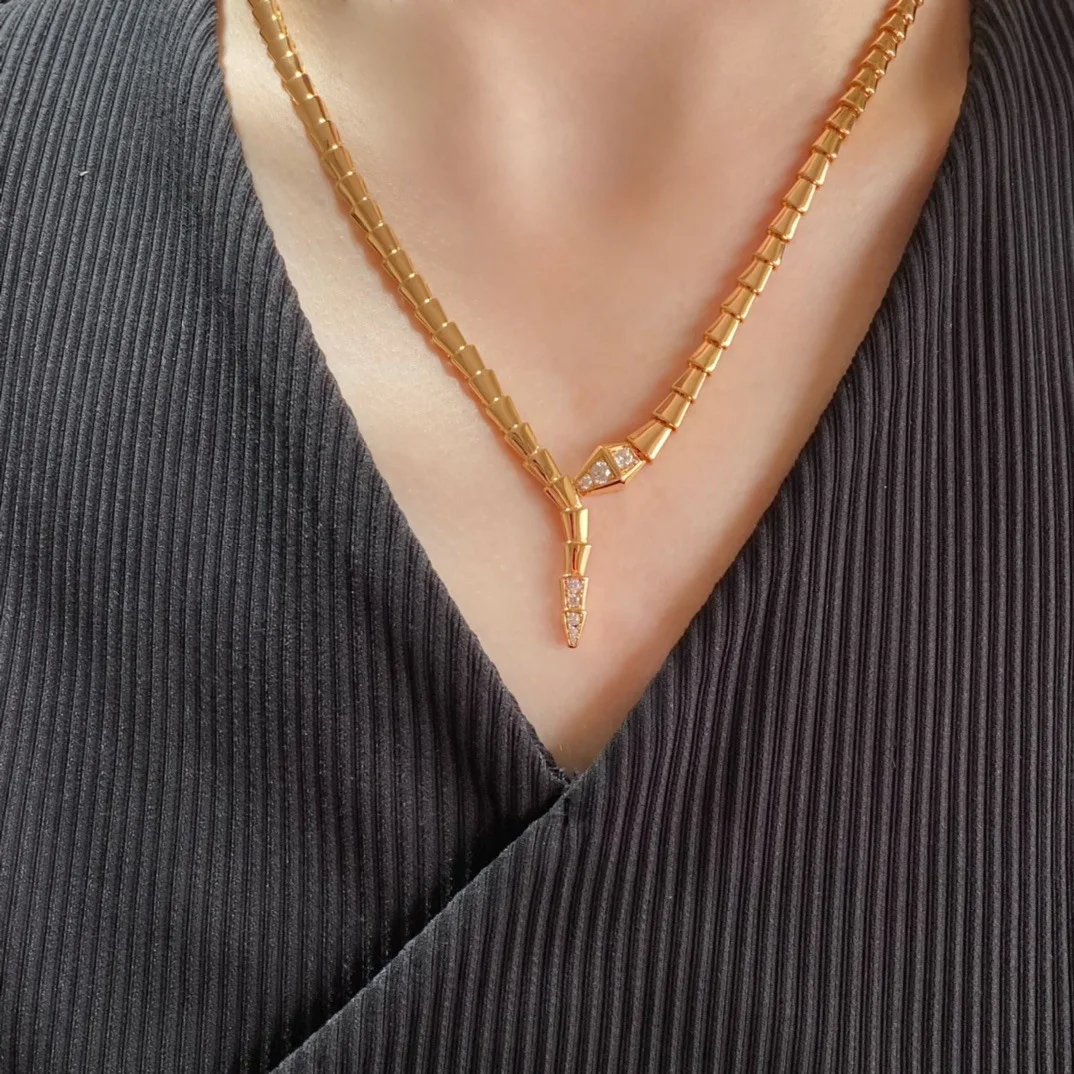 

Women's Gold-Plated High Quality Snake Bone Necklace Head Tail Natural Stones Cnc Rose Gold High-End Feel Marquise Diamonds