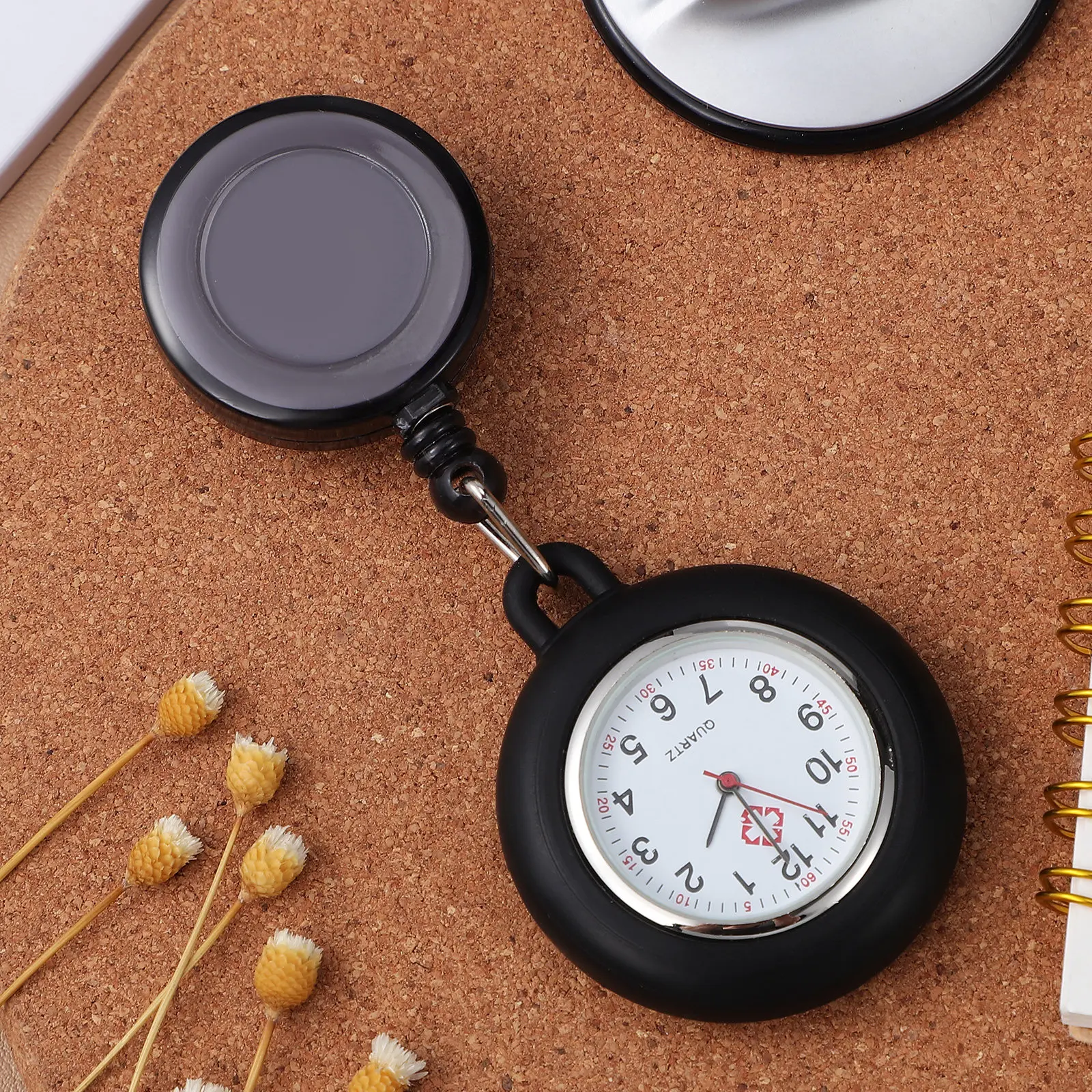 

Наручные часы-ретрофляжка для медсестер с улыбающимся лицом, на клипсе, для студентов, точное время, легкие