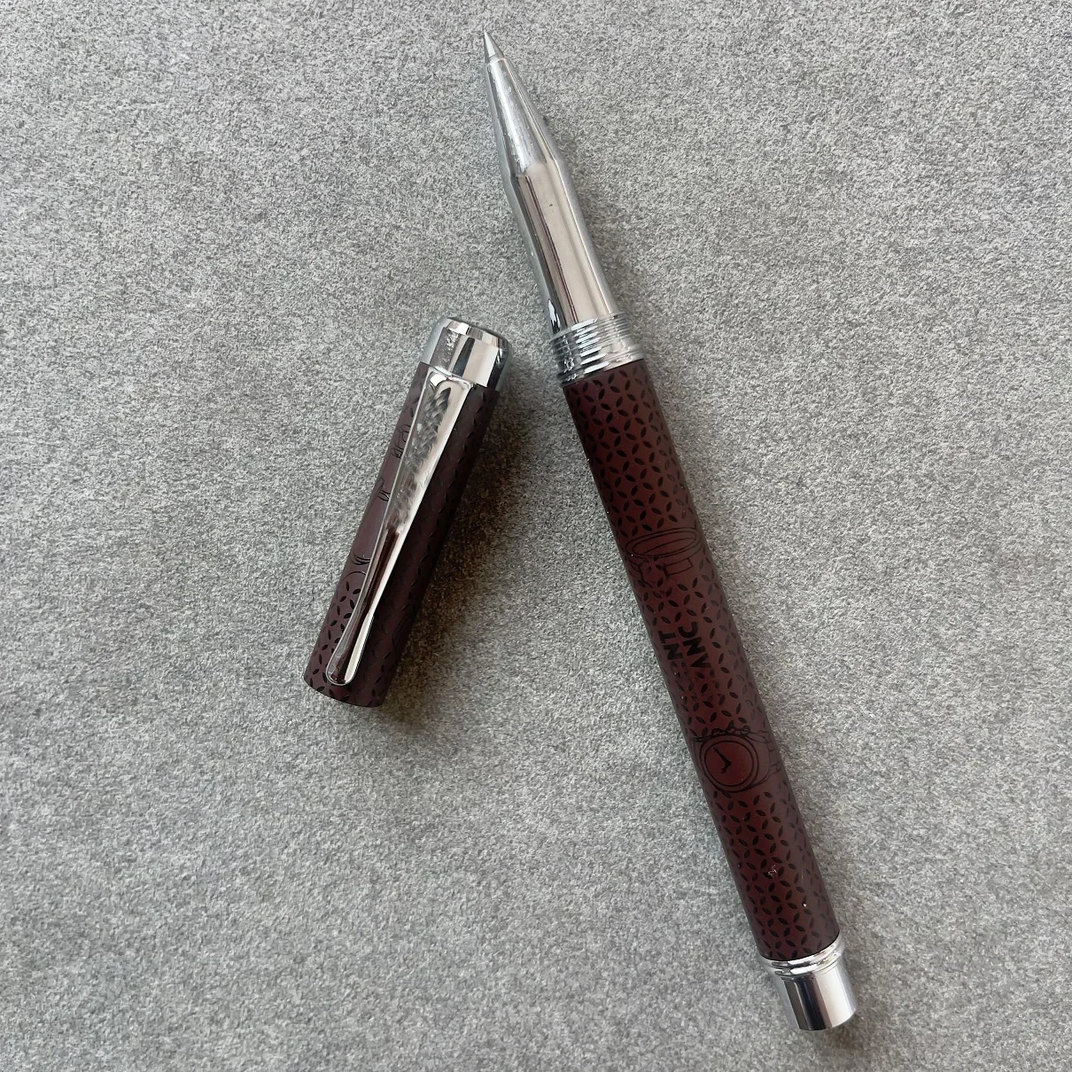 طبعة محدودة فاخرة همنغواي توقيع الكتابة القلم قلم الكرات الدوّارة شعار القلم