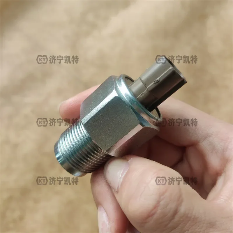 Excavator PC200/300/400 oil level sensor 6741-81-9220 engine parts
