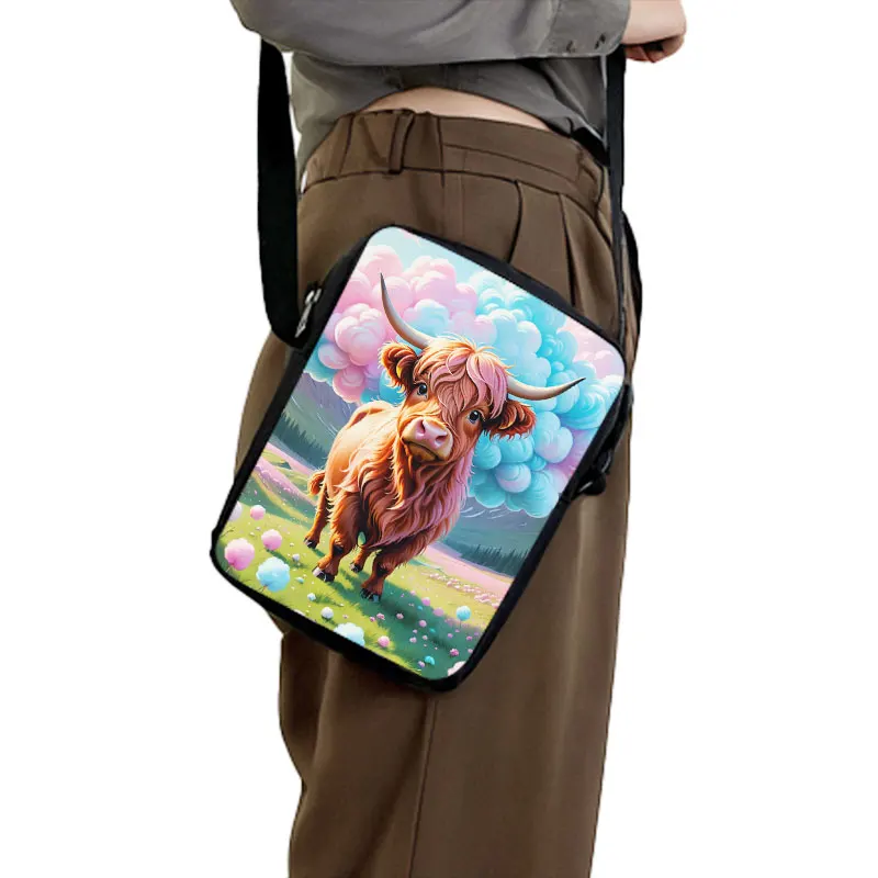 Scottish Highland Cows Print Crossbody Bag Highland Cow Sunflower Women Handbag Key Money Phone Holder Messager Shoulder Bag