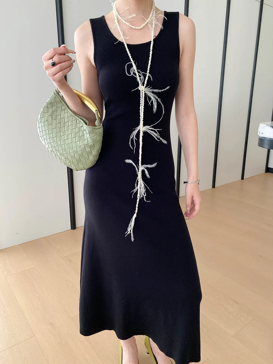 Frühlings- und Sommerkleid für Damen, einfarbig, modisch, im Pendlerstil, schmal geschnittenes Strickkleid – Detail 16