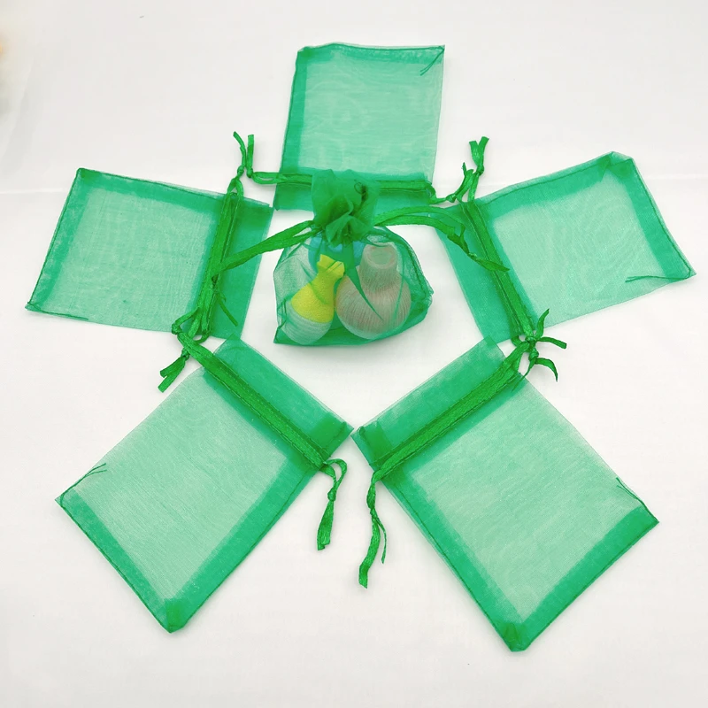 Organza Natal Gift Bags, Drawstring Embalagem Bolsa para Favores Do Casamento, Saquinho De Armazenamento De Doces, Fontes Do Partido, Grama Verde, 100Pcs