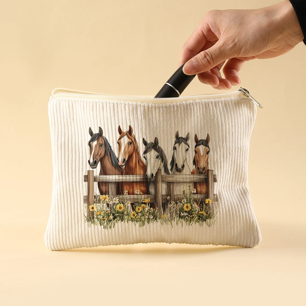 Stable Horse Patterned Makeup Bag Essential Travel Skincare Product Storage Organizer Box Pouch Zippered Suitable Everyday Use
