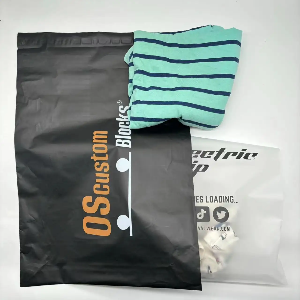 custom-logo-matte-black-clothing-shipping-mailer-package-envelope-6x9-6x10-10x13-12x16-145x19-12x15-poly-shipping-mailing-bag