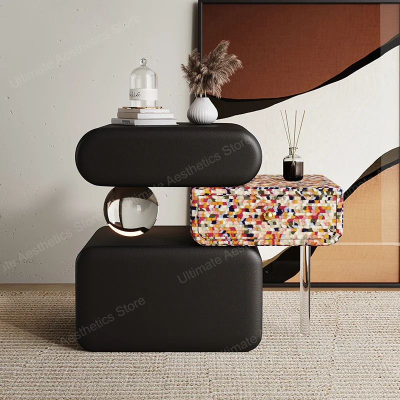 Delicacy Cream Style Bedside Tables Creative Unique Modern Trendy Nightstand Aesthetic Luxury Table De Chevet Bedroom Furniture