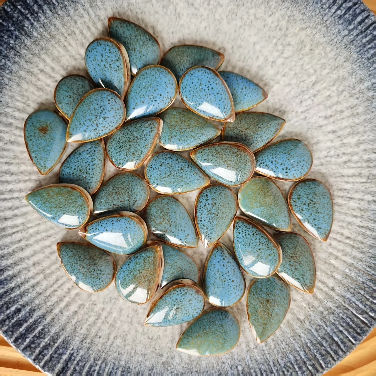100g grüne unregelmäßige Mosaikfliesen DIY Mosaikherstellung Steinhandwerk Hobby Kunst Wanddekoration Blütenblätter Kunst ovales Blatt