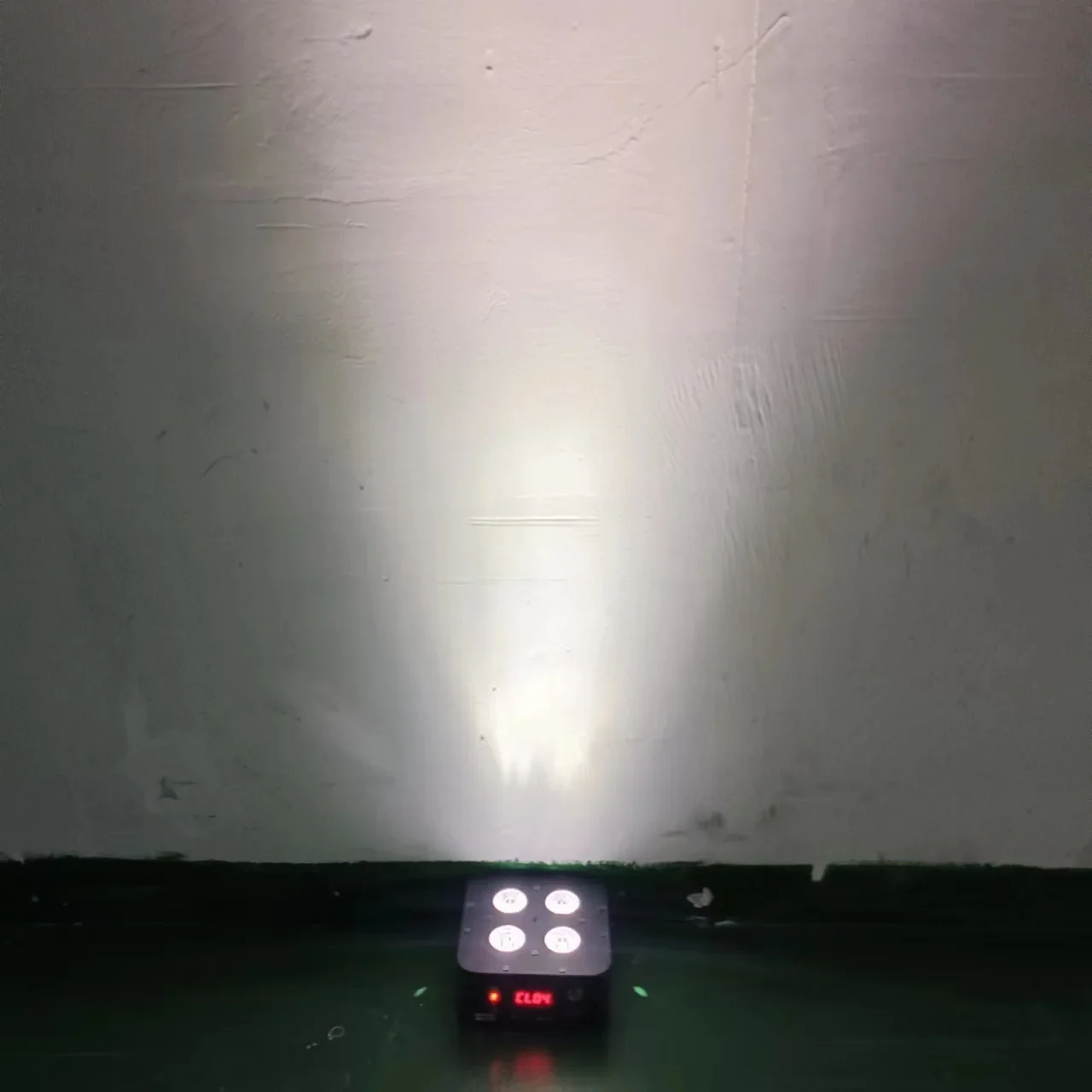 ミニ4 6in1バッテリーパーライト ワイヤレスリモコン APP充電式ライト ステージ ウェディング バー 染色ライト