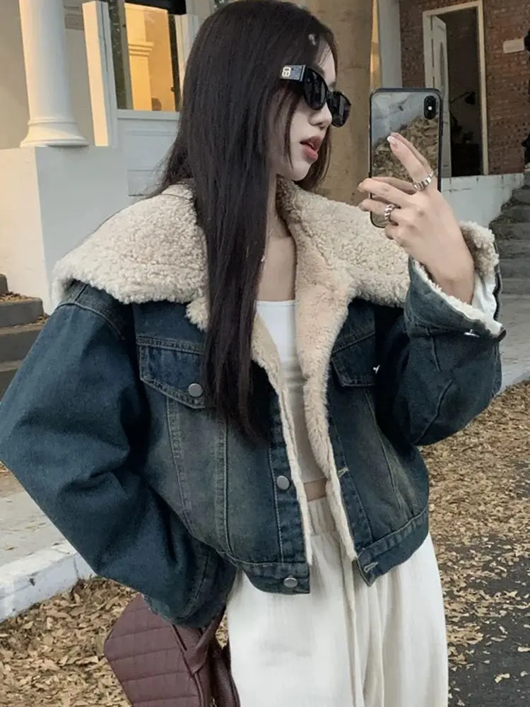 

Джинсовое пальто с леопардовым мехом, плюшевое женское осеннее широкое стеганое минималистское уличное пальто для отпуска, с v-образным вырезом, вельветовое многослойное бархатное пальто с воротником-стойкой