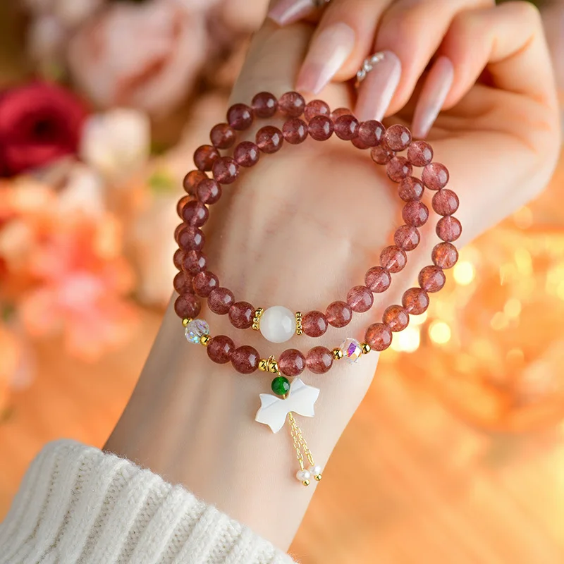 

Натуральный браслет с подвеской в виде клубники и двойного круга с бантом, модный