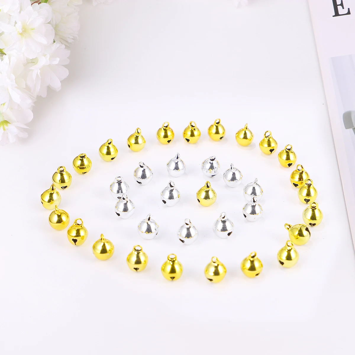 

200 Pcs Christmas Craft Key Pendant DIY Tree Keychain Bells Charm Crafts Jingle Pet