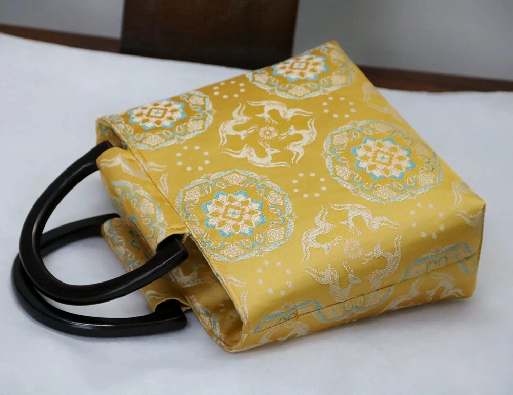 Retro Brocade Single-shoulder Crossbody Chinese-style Solid Wood Handle Handbag Formal Ethnic Style Women's Dress Matched Bag