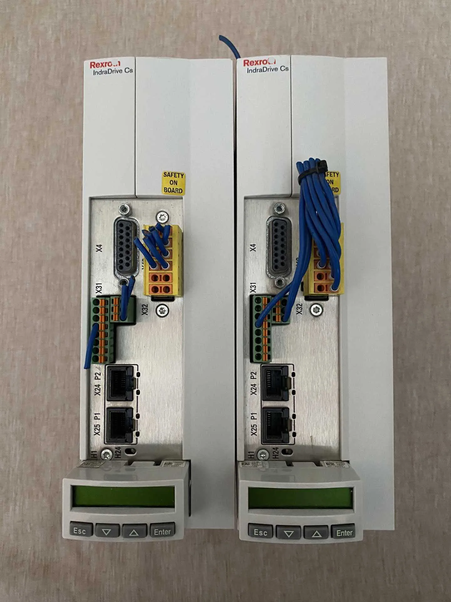 Servoazionamento HCS01.1E-W0028-A-03-B-ET-EC-NN-L4-NN-FW per Rexroth