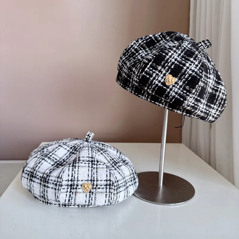 White Black Checkered Spring Berets Women Warm England Style Plaid Octagonal Cap Elegant Winter Street Cute Painter Cap Gorras