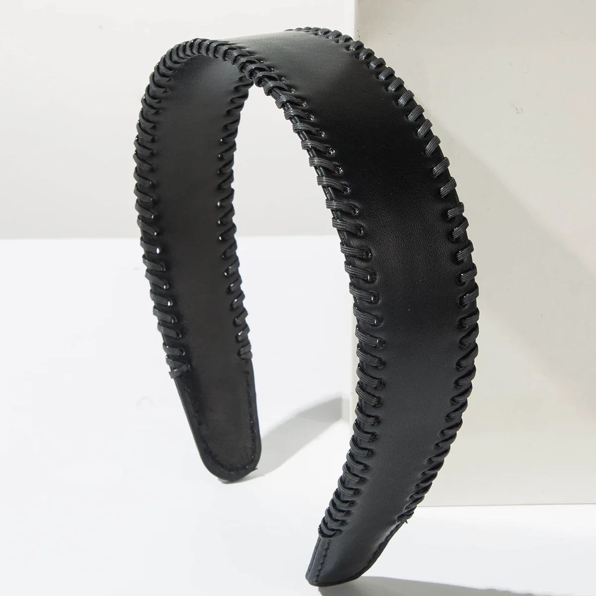 Neues PU-Leder Stirnband mit Farbblockierung, Breitkrempiges, Retro, Hochwertiges Stirnband, Vielseitiges Accessoire für den Täglichen Gebrauch – Detail 5