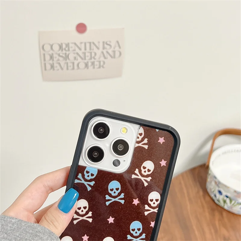 حافظة لهاتف آيفون 16 15 14 13 12 Pro Max WF منقوشة باللون الأزرق على شكل عظام متقاطعة على شكل جمجمة خلفية Funda