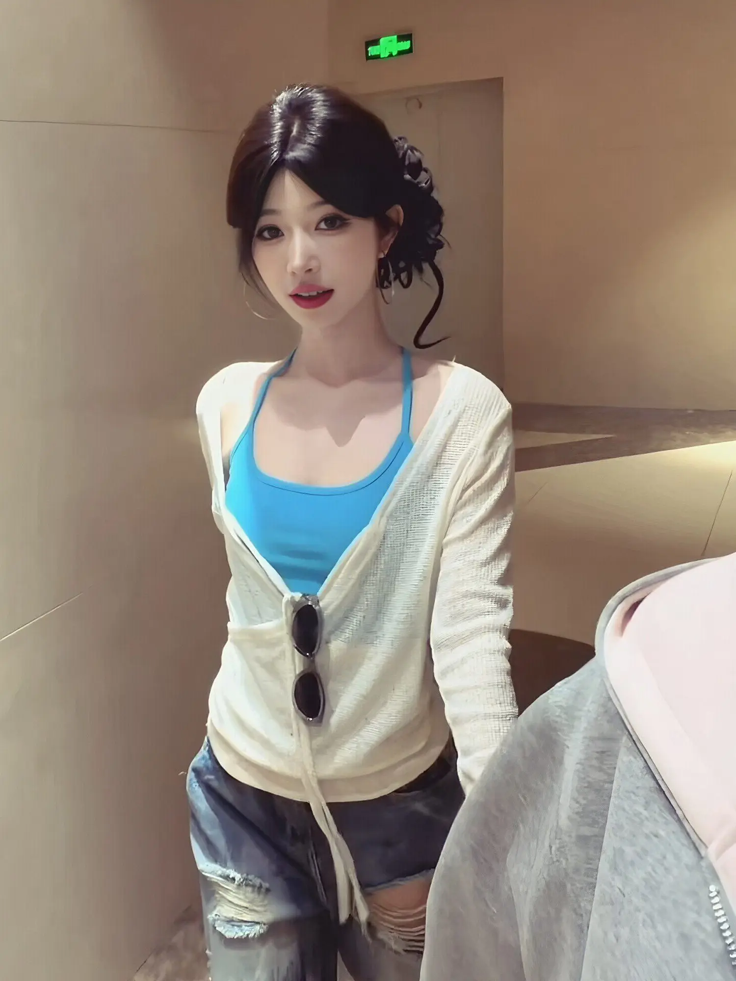

Women's Slim Fit V-Neck Top And Cover up Set Spring Summer Casual Fashion Loose Feeling Color Block Hanging Neck Vest Set
