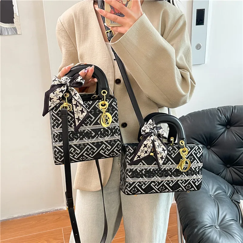 

2025 New Women's Chic Mini Crossbody Bag, Lightweight Adjustable Strap Shoulder Purse, Multi-Pocket for Daily & Travel