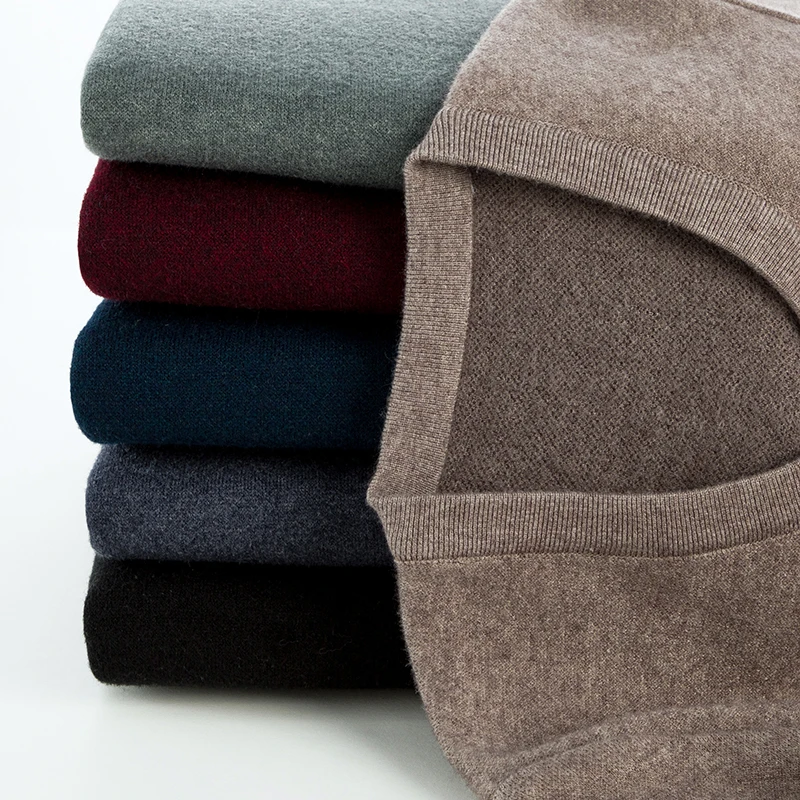 Maglione da uomo autunno 2023 moda tinta unita maglione caldo Business Casual maglione con scollo a cuore