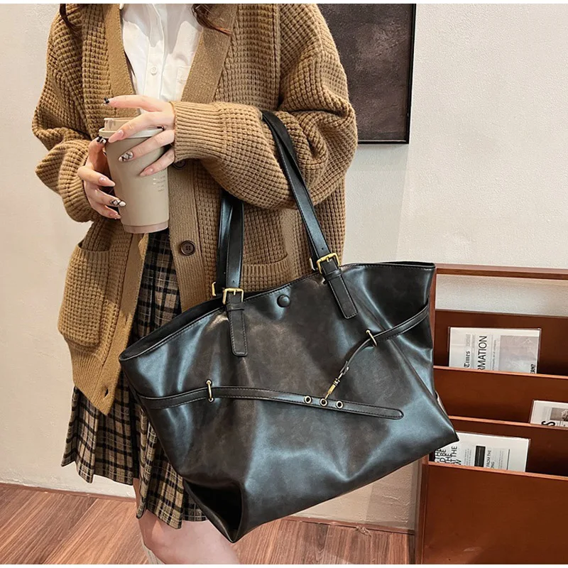 Europa Amerika Mode Einkaufstasche Retro Große Kapazität Umhängetaschen High-End Einfarbig Casual Bag Premium Leder Pendler Taschen – Detail 8