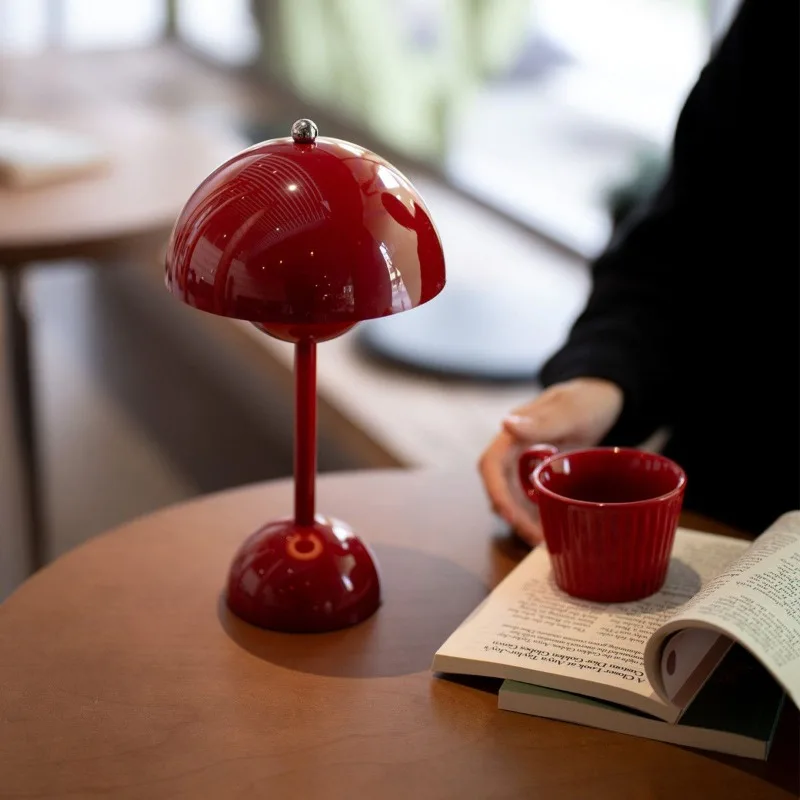 First blooming bud lamp, retro red atmosphere desk lamp, bedroom bedside night lamp, wedding decoration lamp